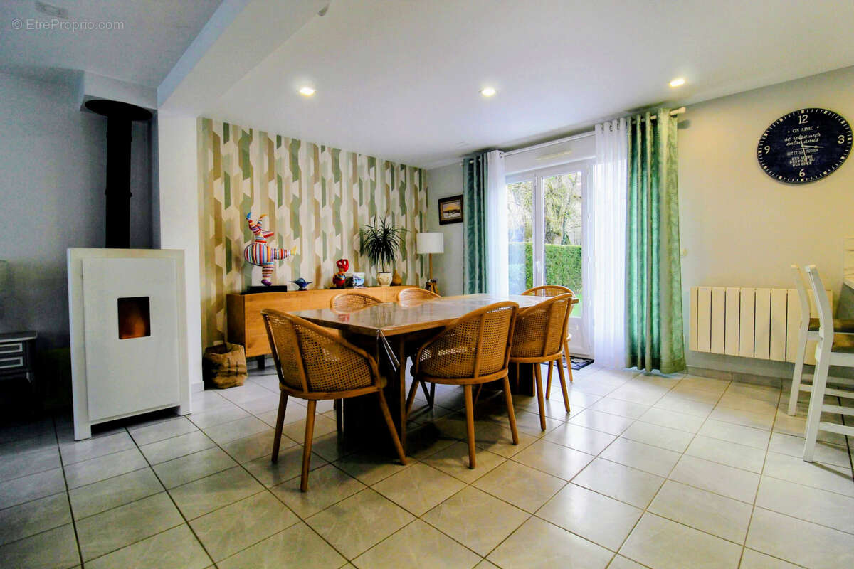 Maison à HOUDAN