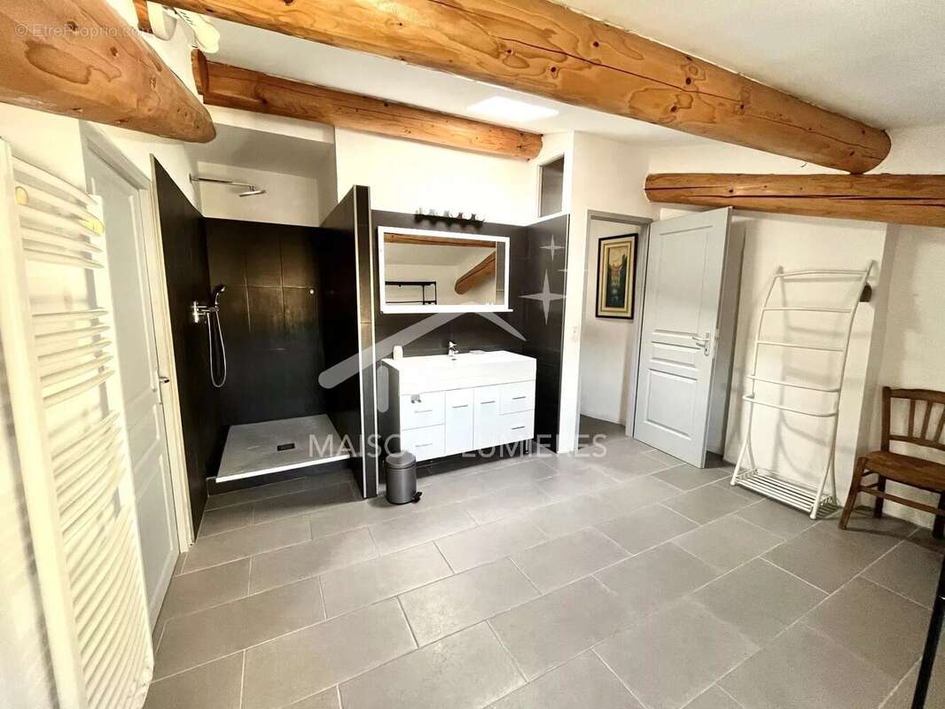 Maison à SAINT-SATURNIN-LES-APT