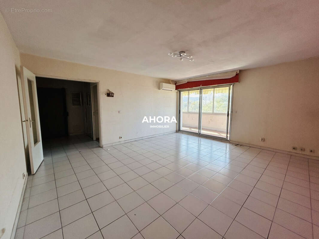 Appartement à MARSEILLE-9E
