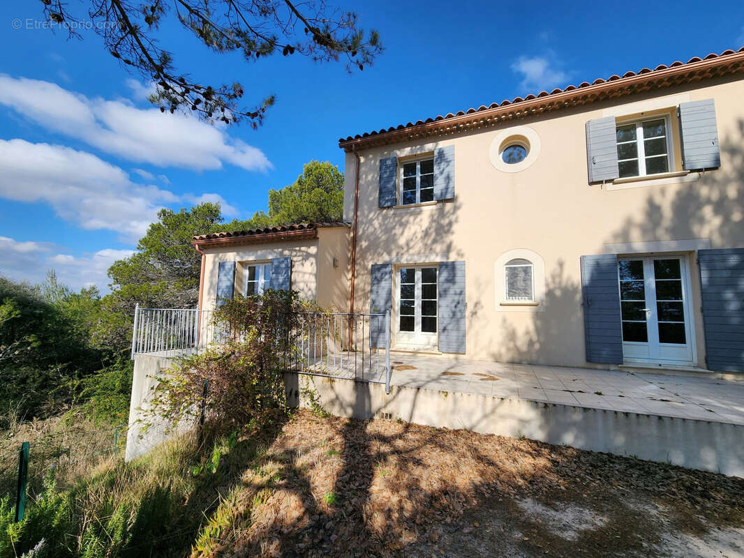 Maison à MERINDOL-LES-OLIVIERS