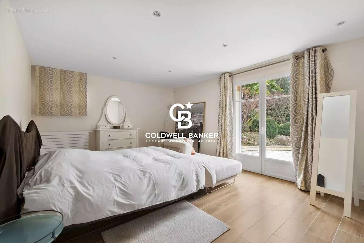 Maison à LE VESINET