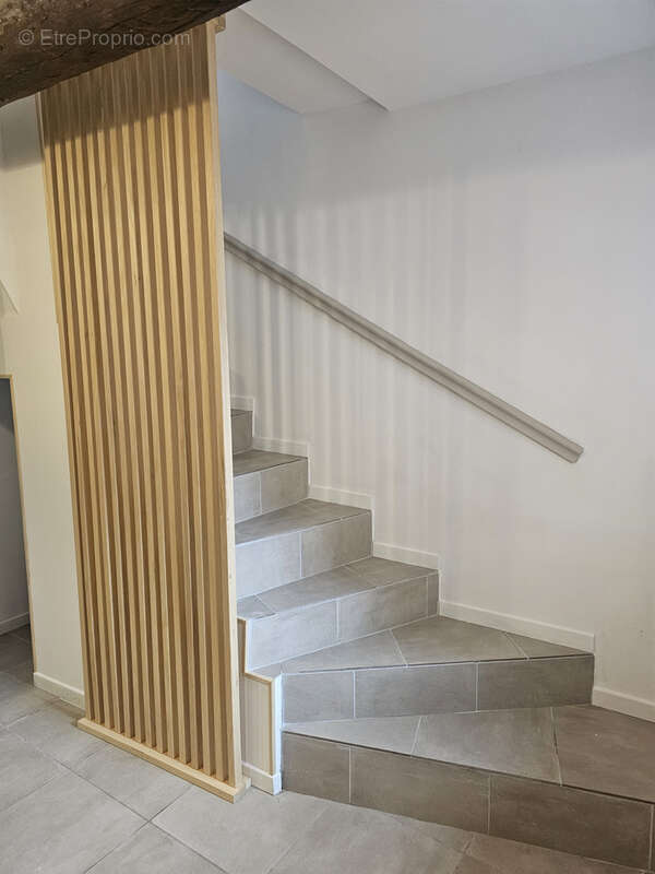 Maison à LA ROQUE-D'ANTHERON