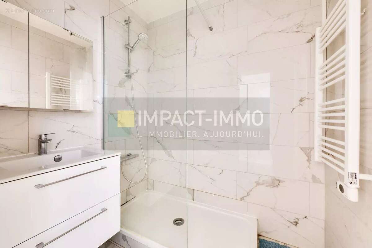 Appartement à COURBEVOIE