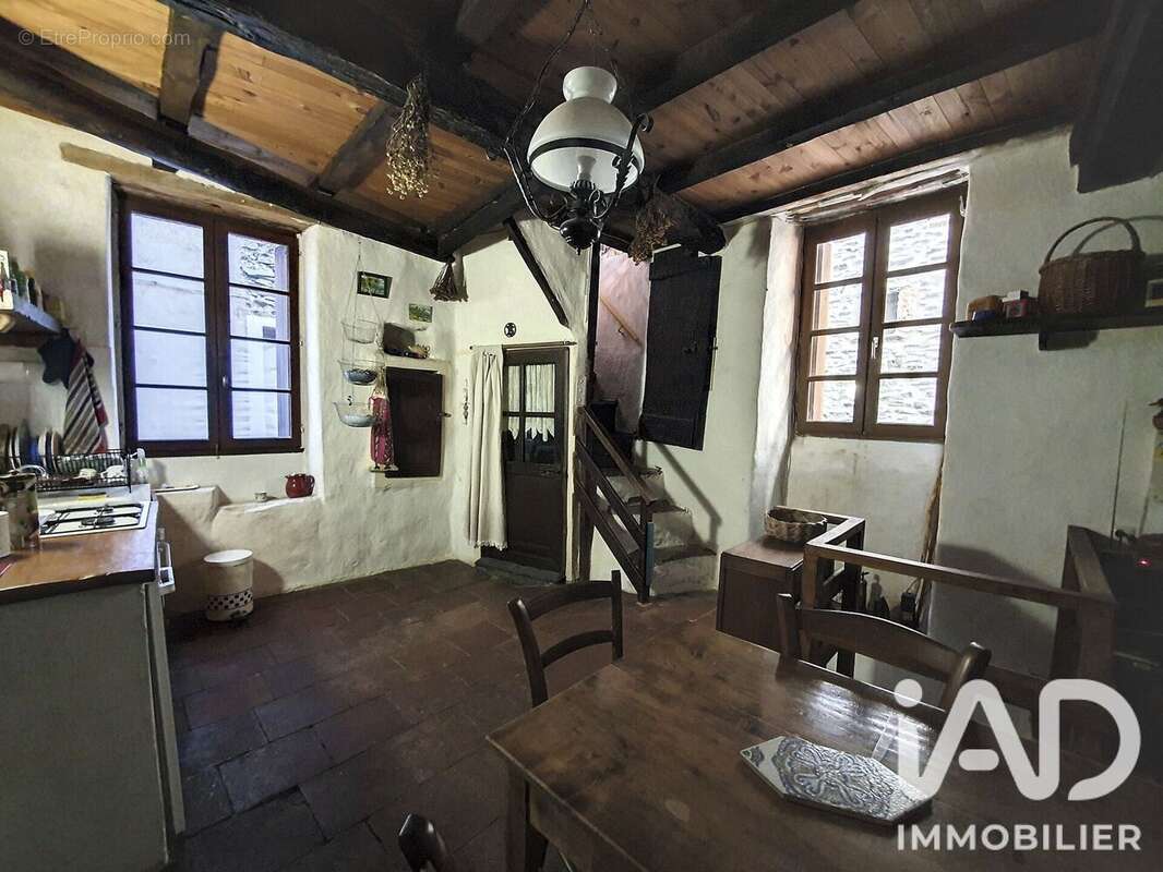 Maison 72 m² à Aulas  - photo 7