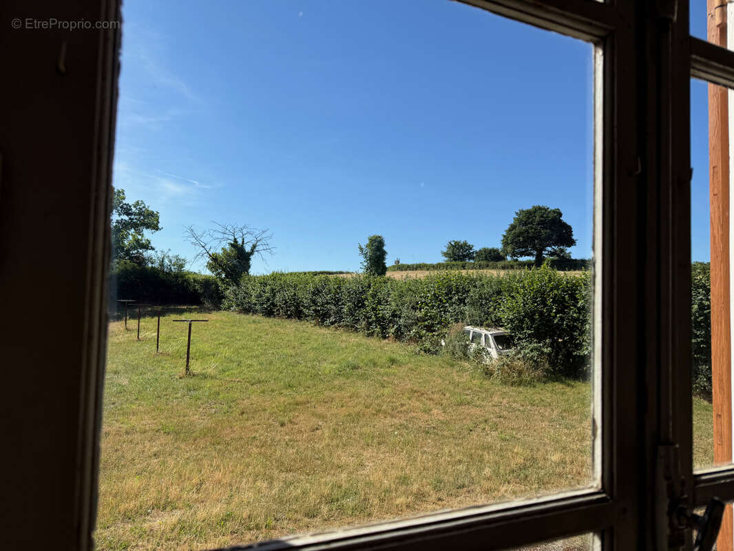 Auv 1226 : Maison typique, grange, puits, calme, vue, 3 849m2 - photo 3