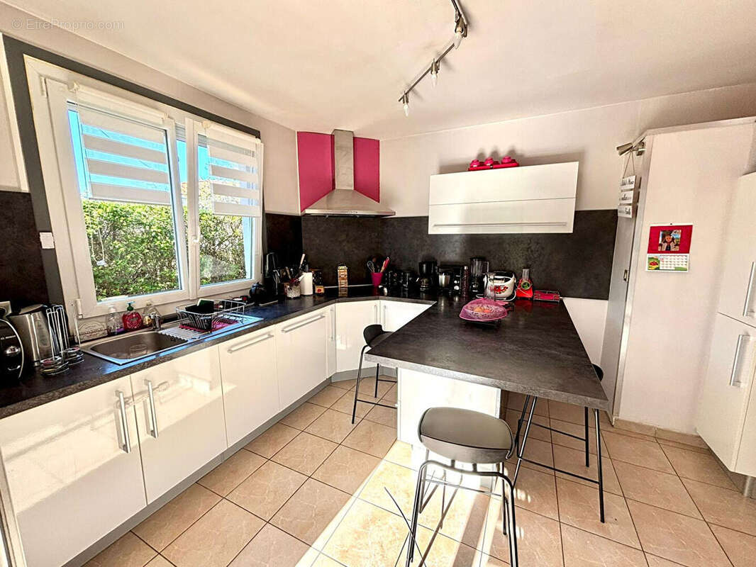 Maison à RENAISON