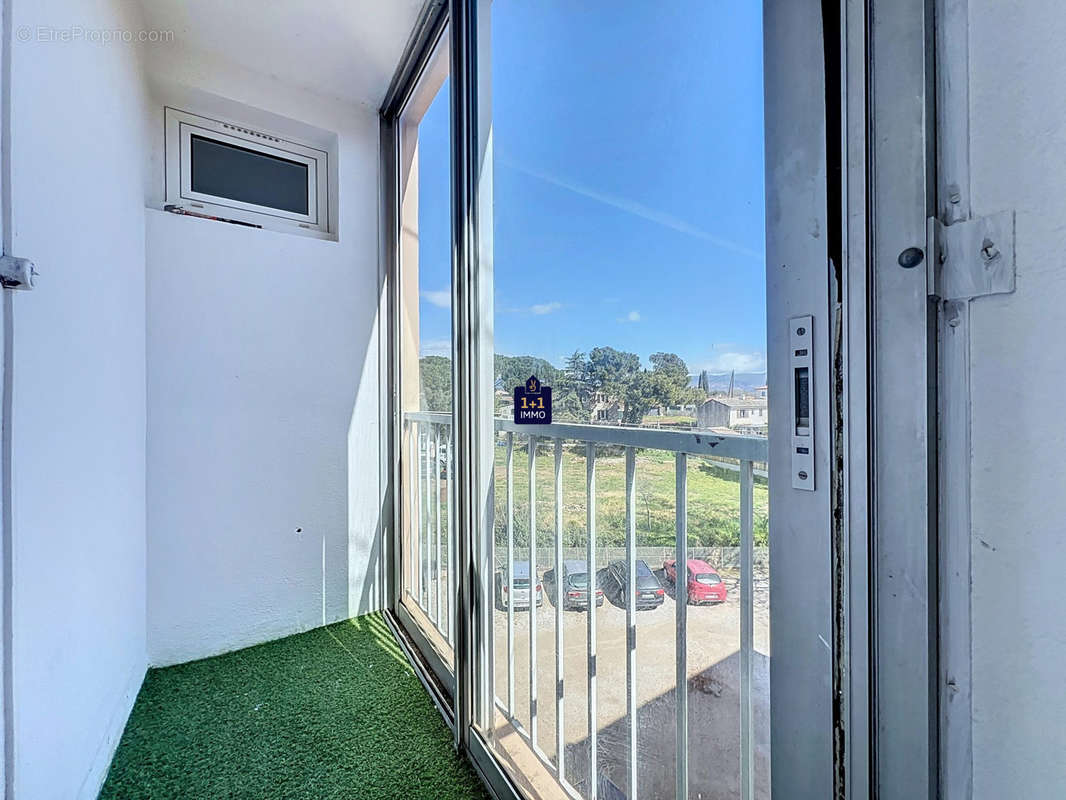 Appartement à LE MUY