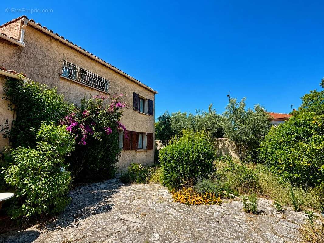 Maison à SIX-FOURS-LES-PLAGES