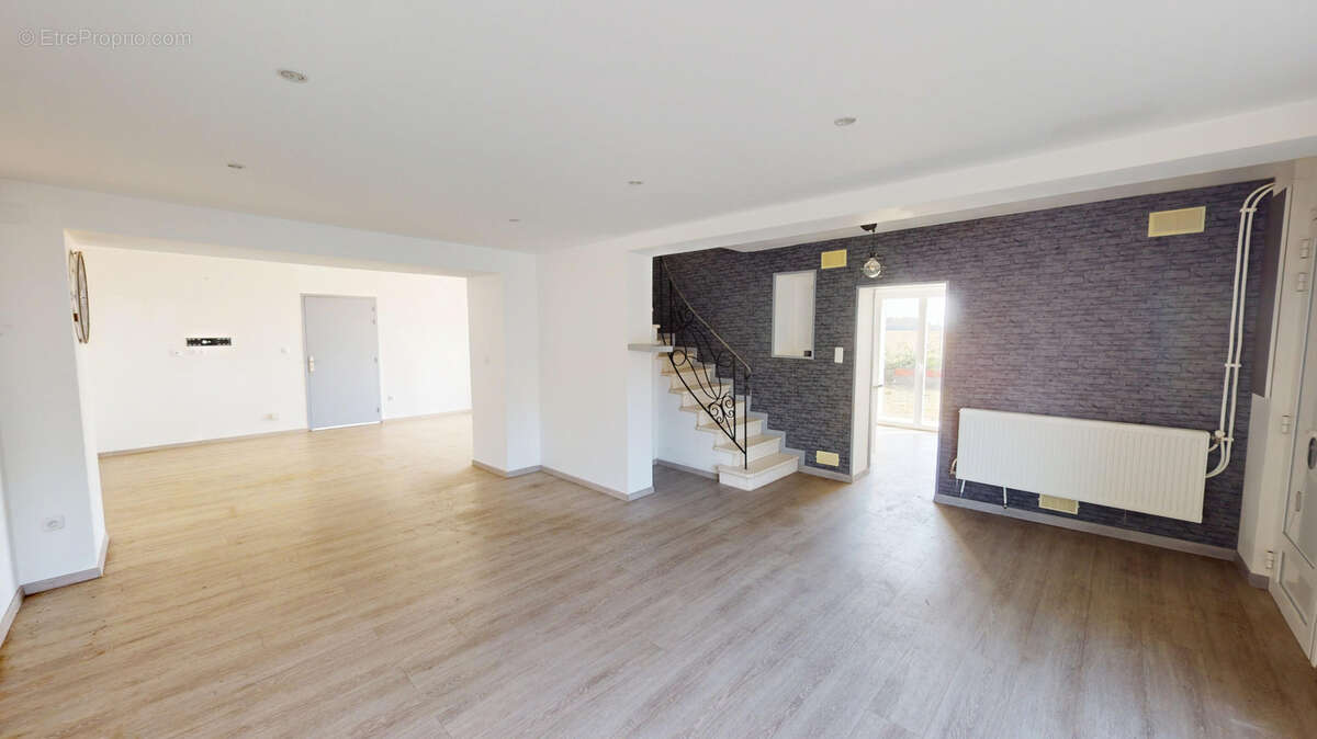 Maison à SAINT-ELIX-LE-CHATEAU