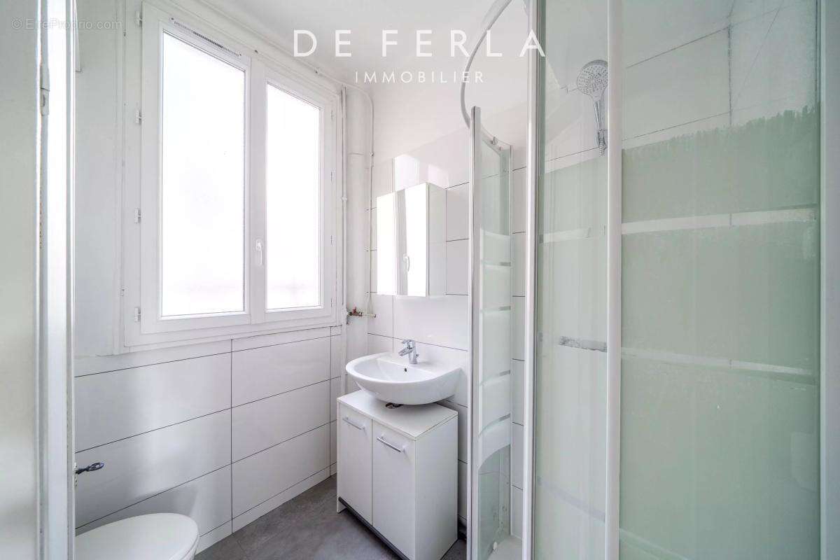 Appartement à PARIS-14E