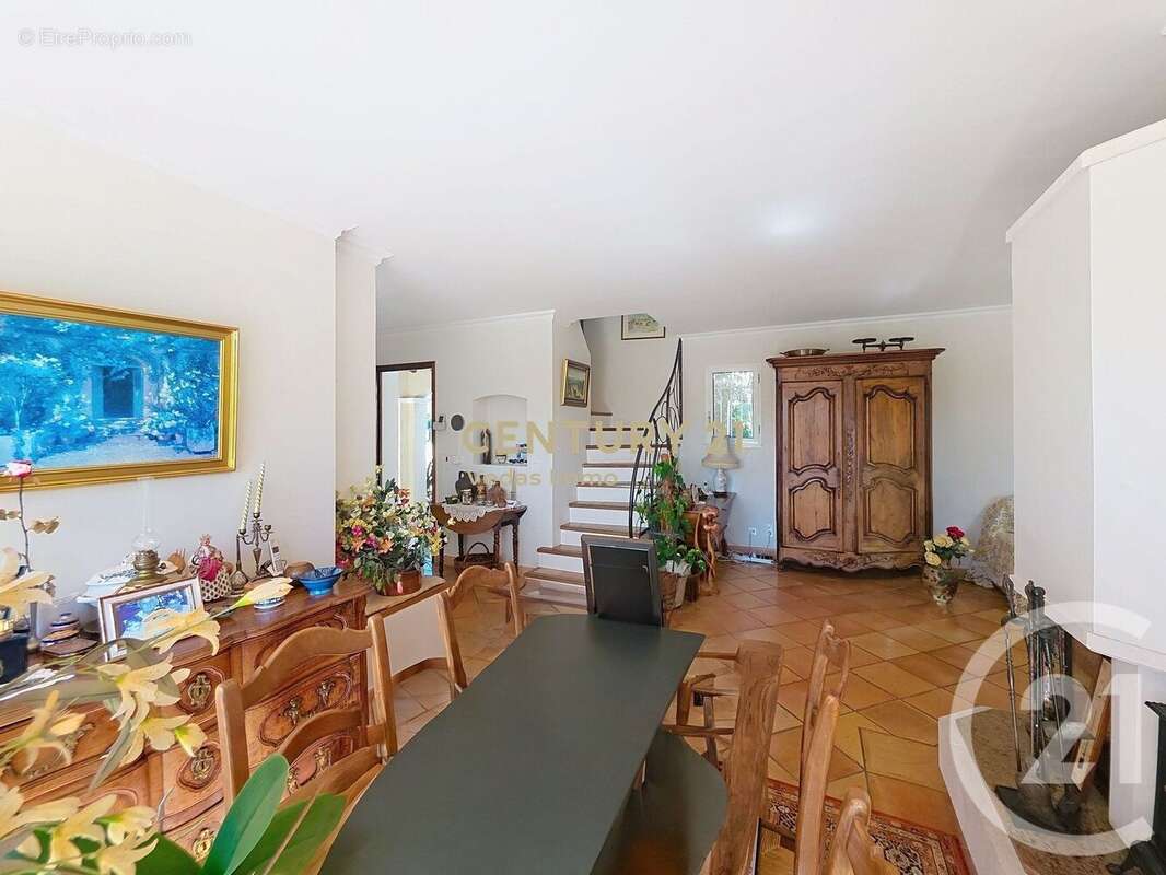 Maison à SAINT-JEAN-DE-VEDAS