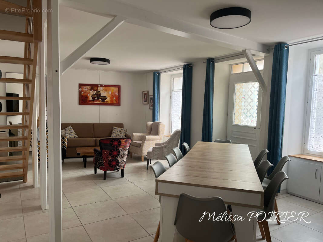 Maison à MORTAGNE-SUR-SEVRE