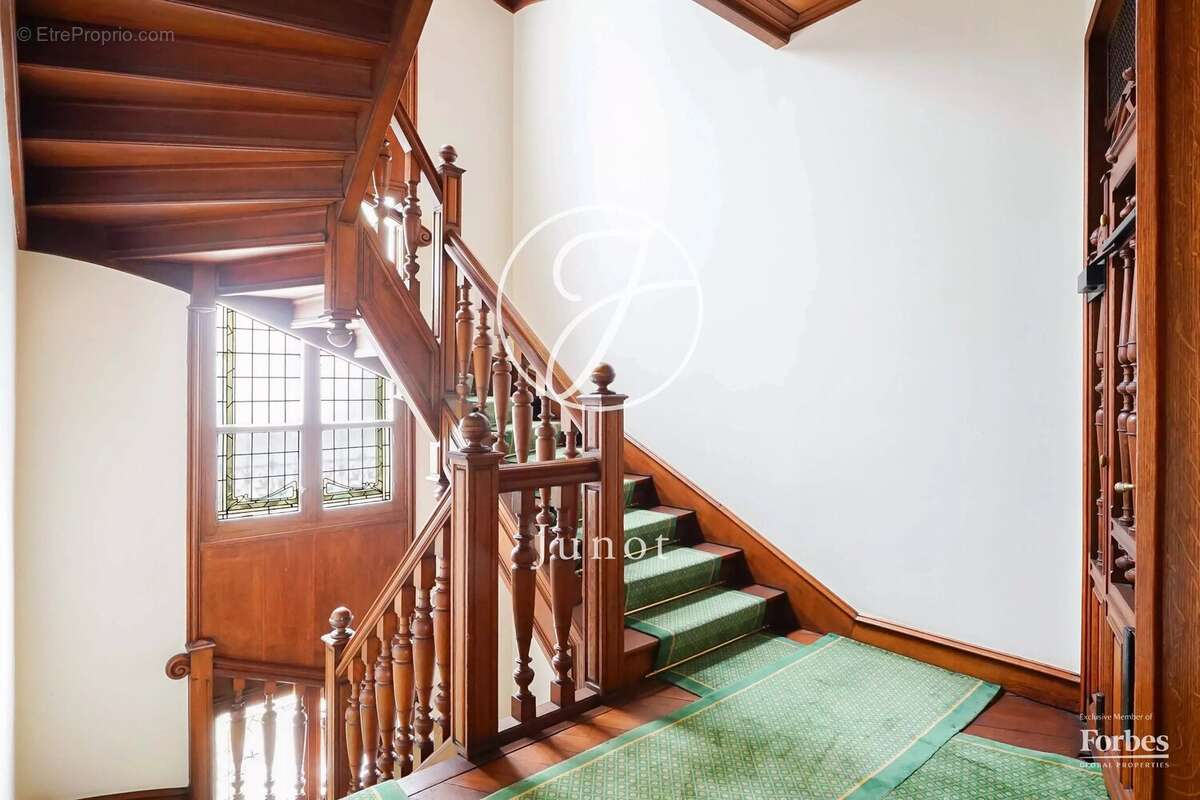 Appartement à PARIS-7E