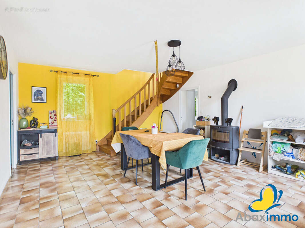 Maison à LE MENIL-SCELLEUR