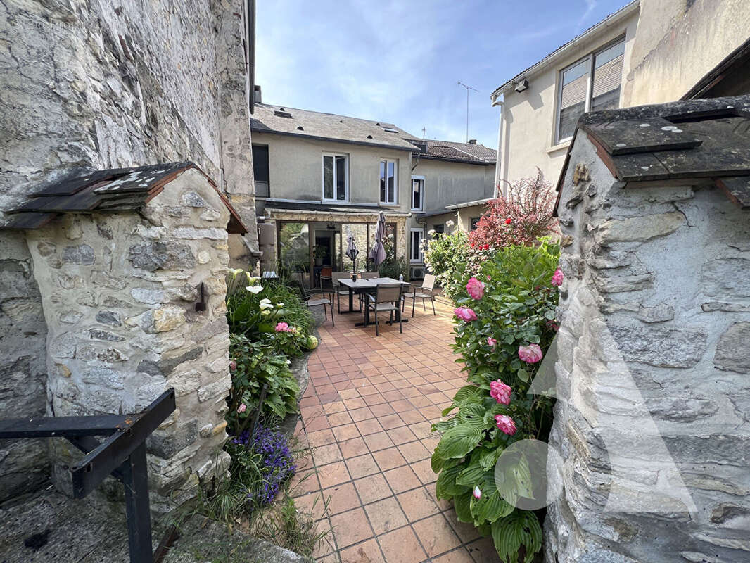 Maison avec local commercial - centre ville de nanteuil le haudouin - photo 9