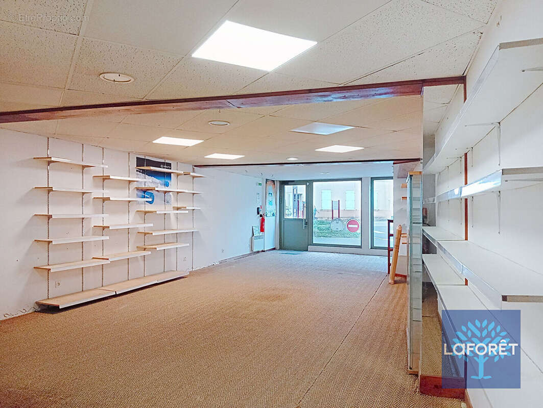 Commerce à LA FERRIERE