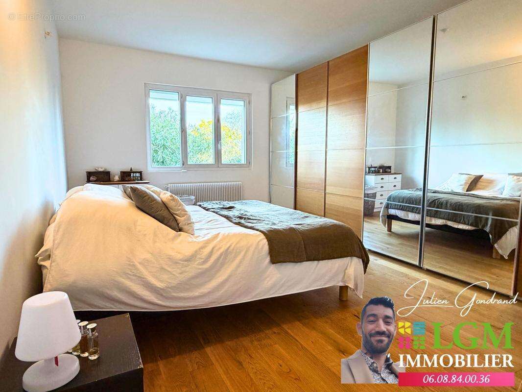 Le Crès - Maison rénovée de 160 m² avec piscine, jardin et potentiel locatif - photo 5
