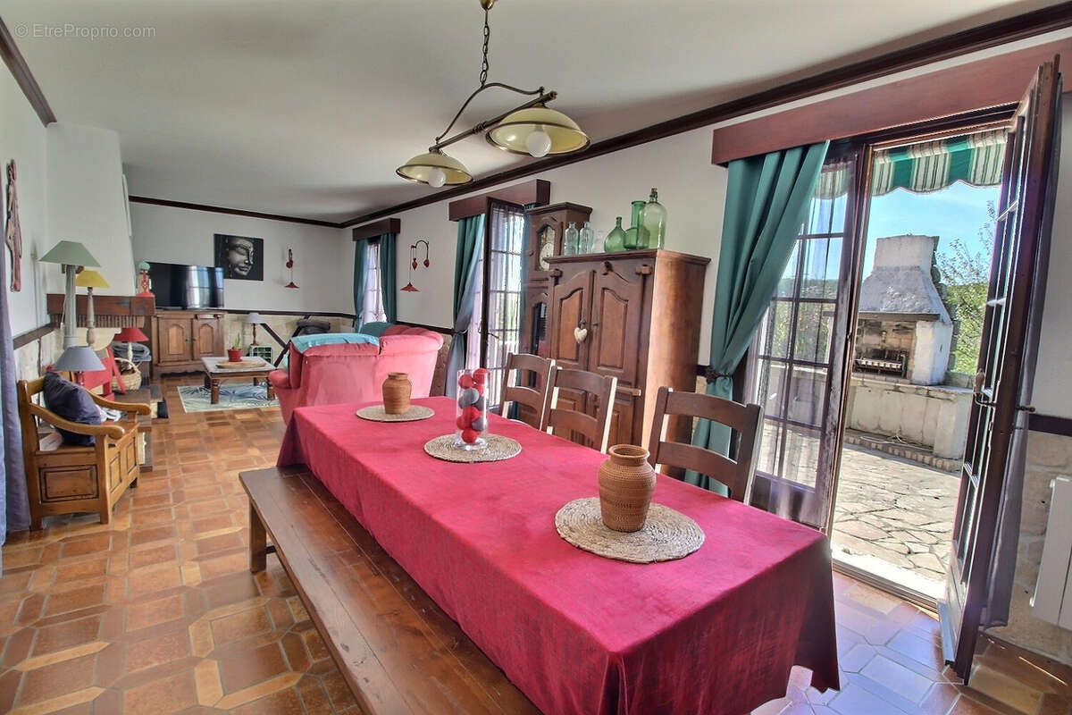 Maison à LIXY