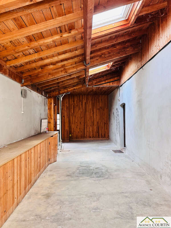 Ensemble immobilier   3 logements existants   Centre-ville de Louhans terrain d'environ 2000 m2 - photo 16
