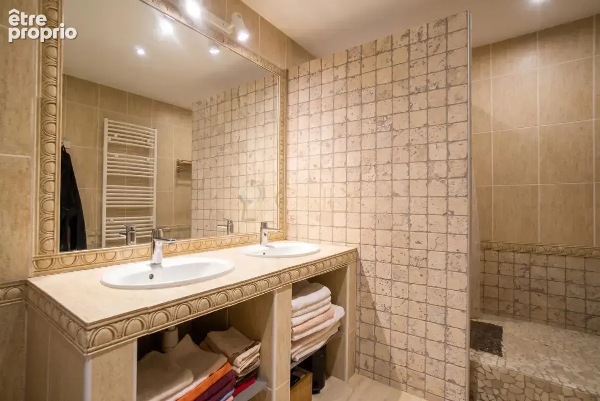 Liergues - Appartement T4 - Centre Village - photo 11