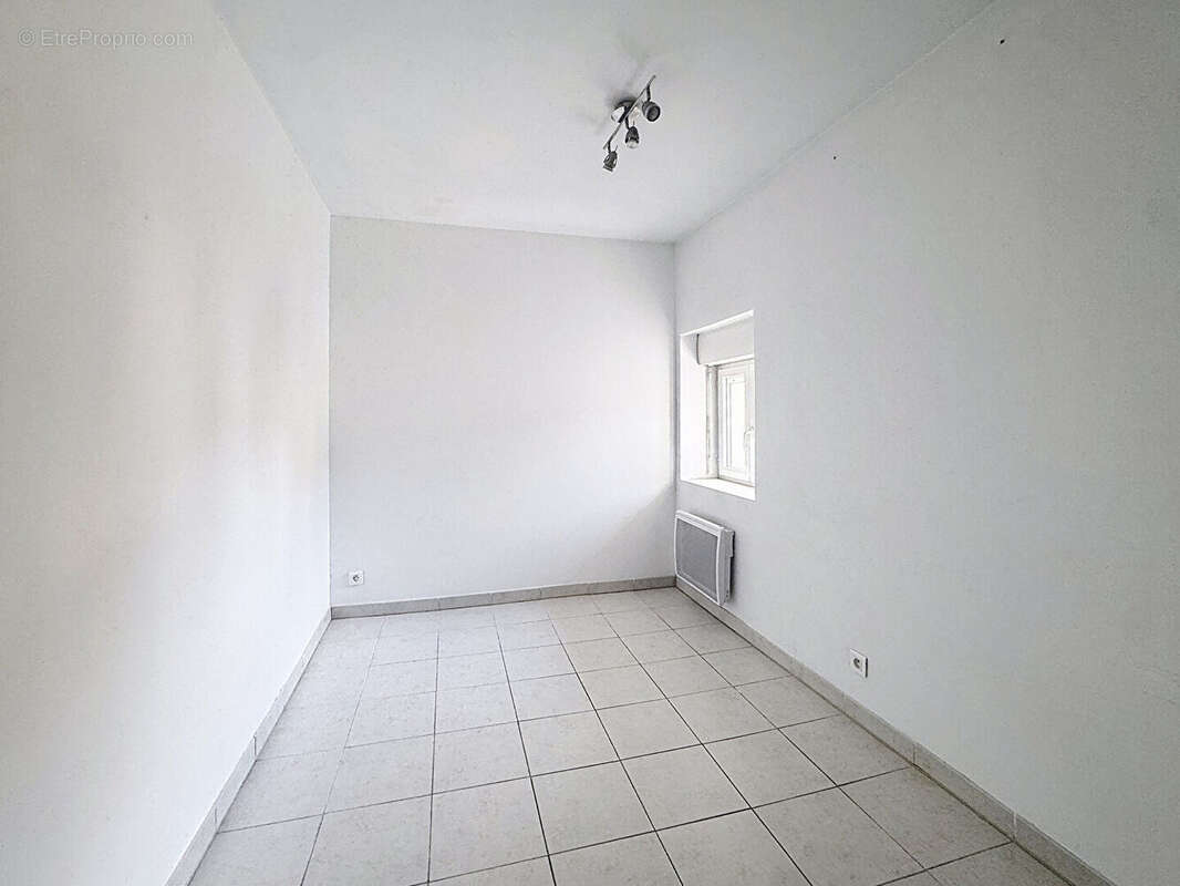 Appartement à SAINT-JEAN-DE-BOURNAY