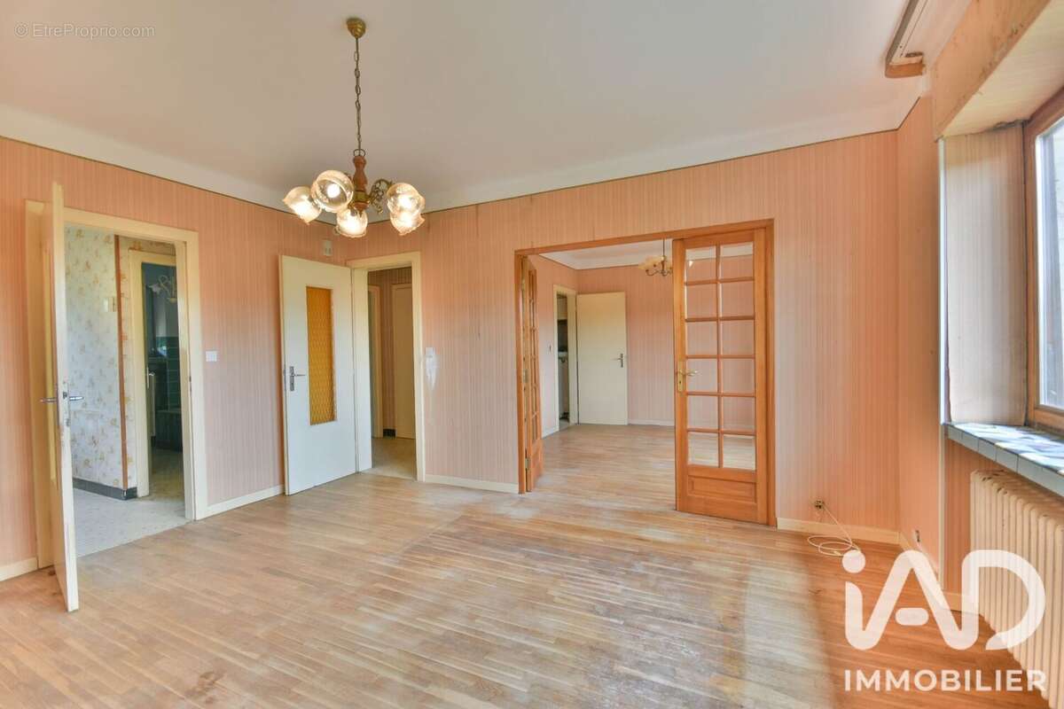 Maison 87 m² à Roncourt  - photo 4