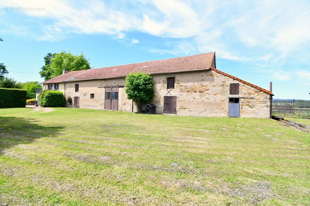 Maison à DRACY-SAINT-LOUP