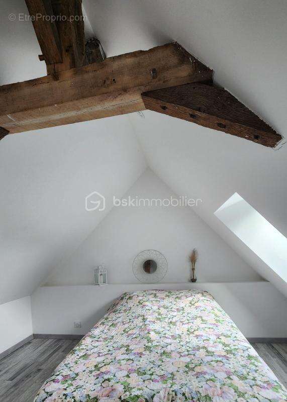 Commerce à SOULAIRE-ET-BOURG