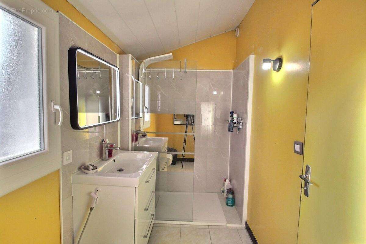 Maison à MONTALIEU-VERCIEU