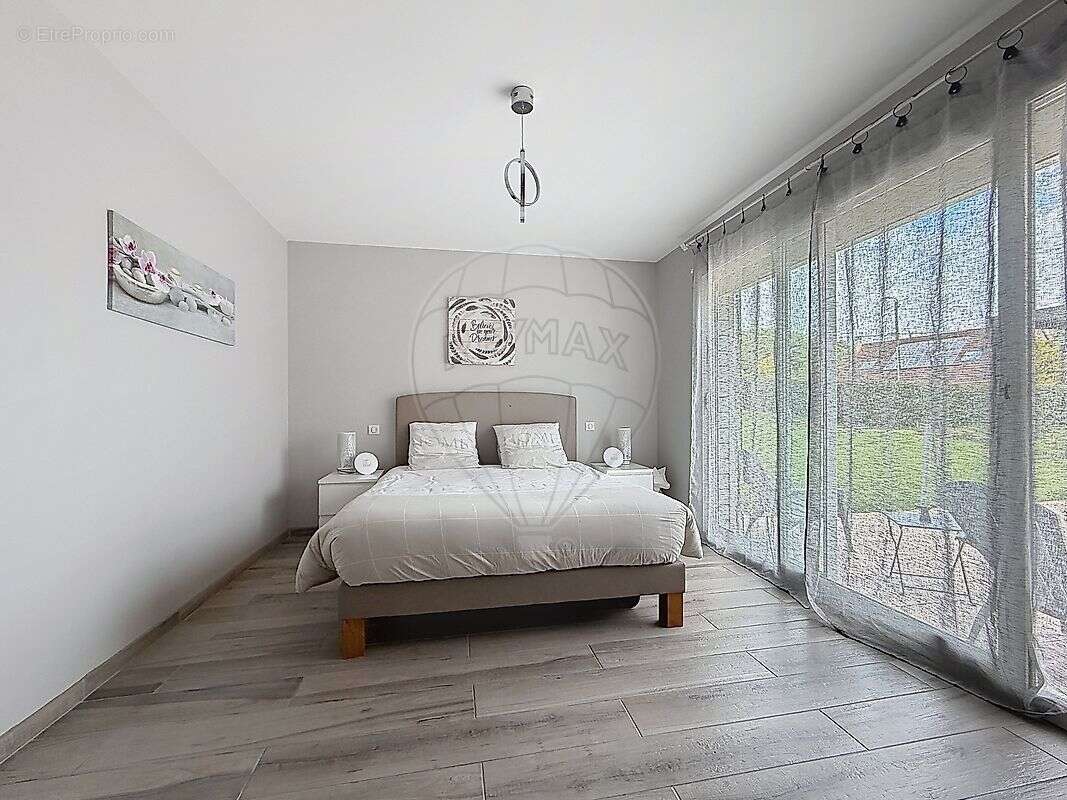 Maison à SUBLIGNY