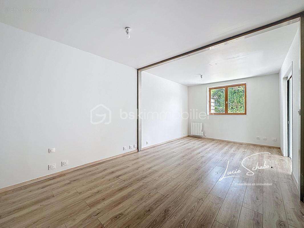 Appartement à SALES