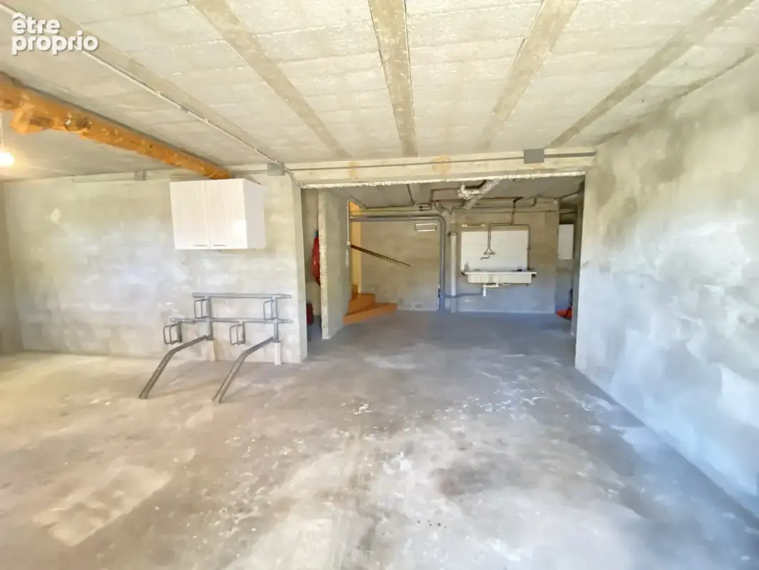 Maison T6 sur terrain plat , clos et arboré. - photo 23