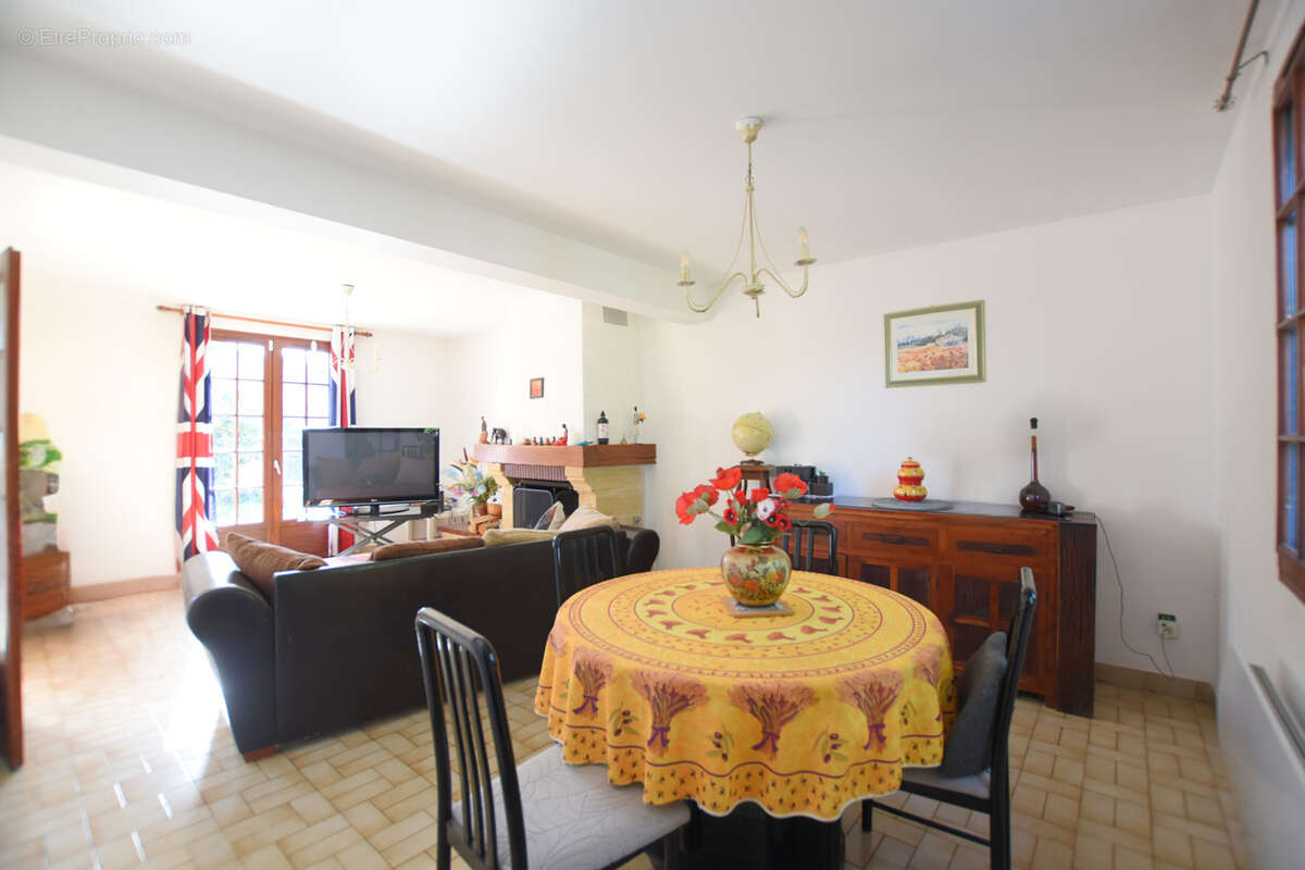 Maison à LES ESSARTS-LE-ROI