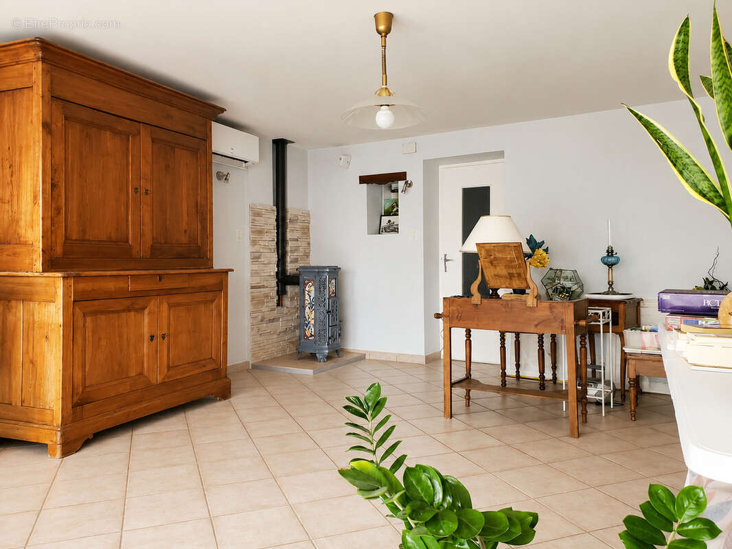 Maison de village à vendre à Champniers – Le charme d'un bien si - photo 6
