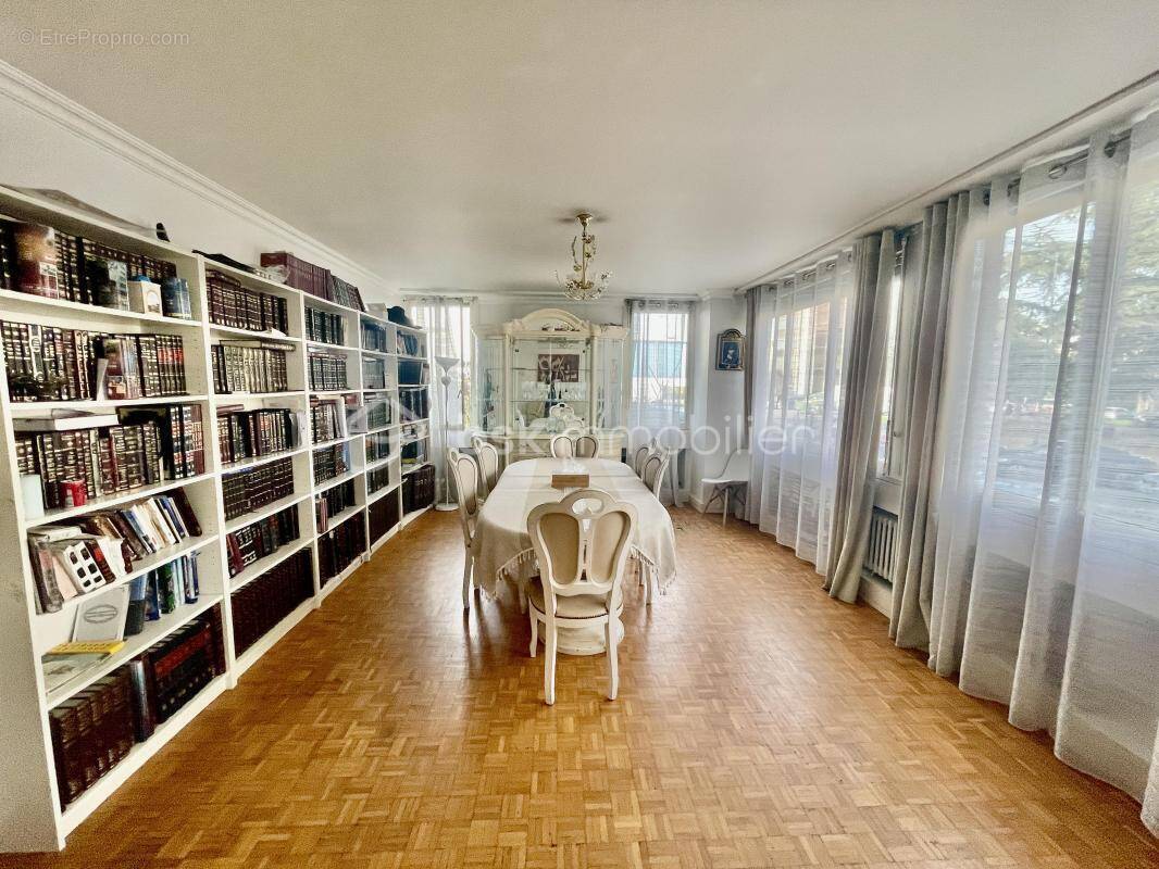 Appartement à FONTENAY-SOUS-BOIS