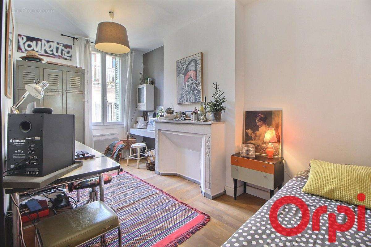 Appartement à MARSEILLE-1E