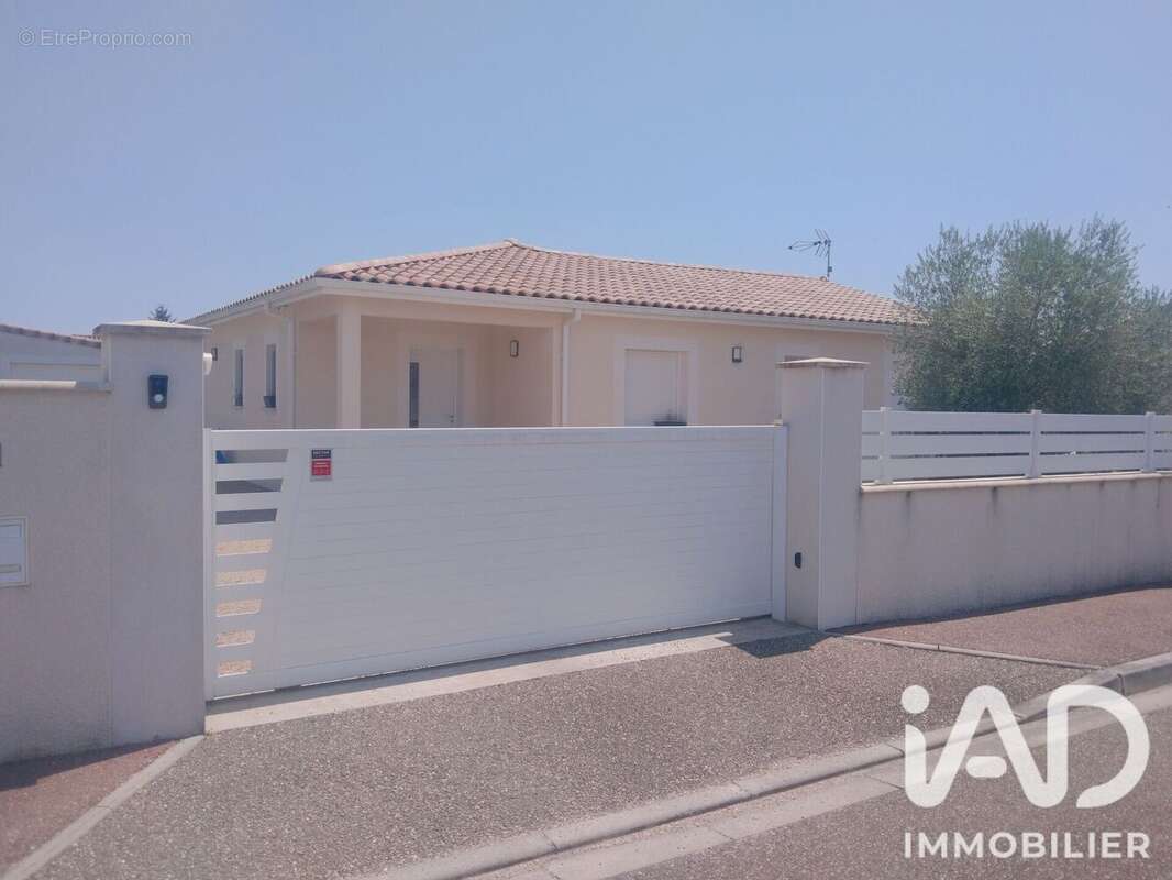 Maison 124 m² à Toulenne  - photo 2