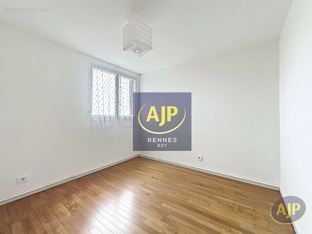 FAC DE DROIT - Appartement T3 de 67.53 m2 à rénover - photo 5