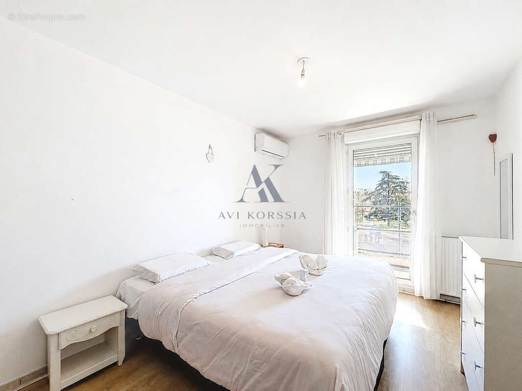 Villeurbanne   Appartement T4 90 m2 avec balcon et garage - photo 6