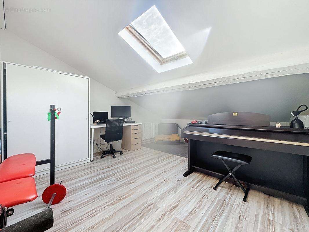 Appartement - Duplex - 3 Chambres - Garage - Place de parking - Proche commodités - photo 14