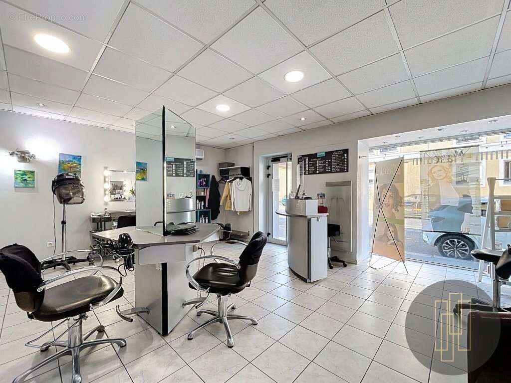 Commerce à VILLEFRANCHE-SUR-SAONE