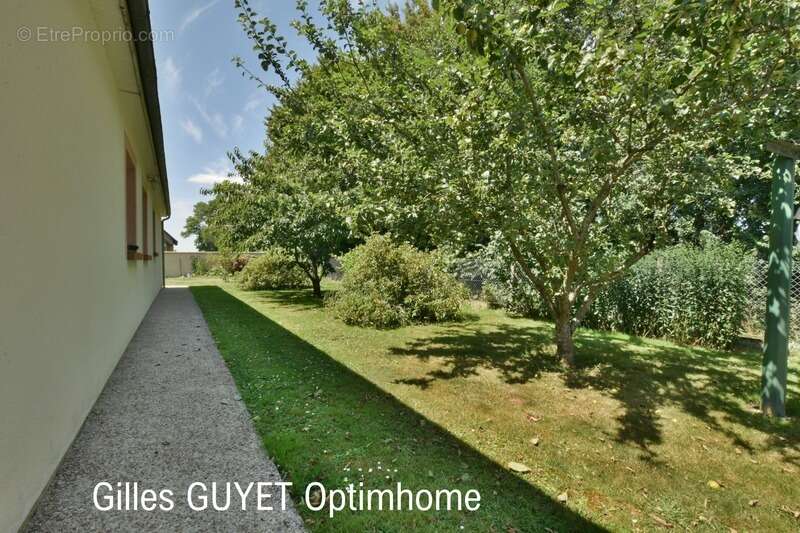 BERNAY,MAISON INDIVIDUELLE T9, DPE:C  177M  6 chambres. Terrain de 1000M² env. 319990€ - photo 15