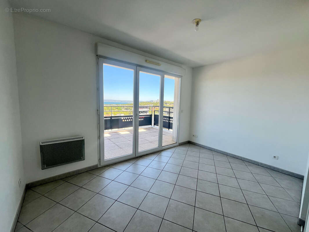 A VENDRE- Appartement T4 avec double garage, parking et terrasse- Résidence avec piscine - photo 5