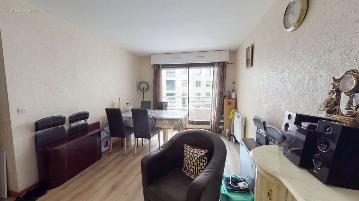 Appartement à PARIS-19E