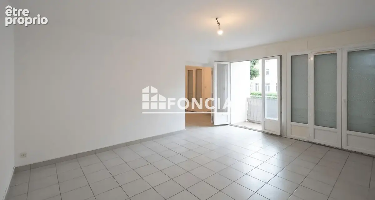 T5 87,3 m² – 1ᵉʳ étage, copropriété fermée sécurisée - photo 2