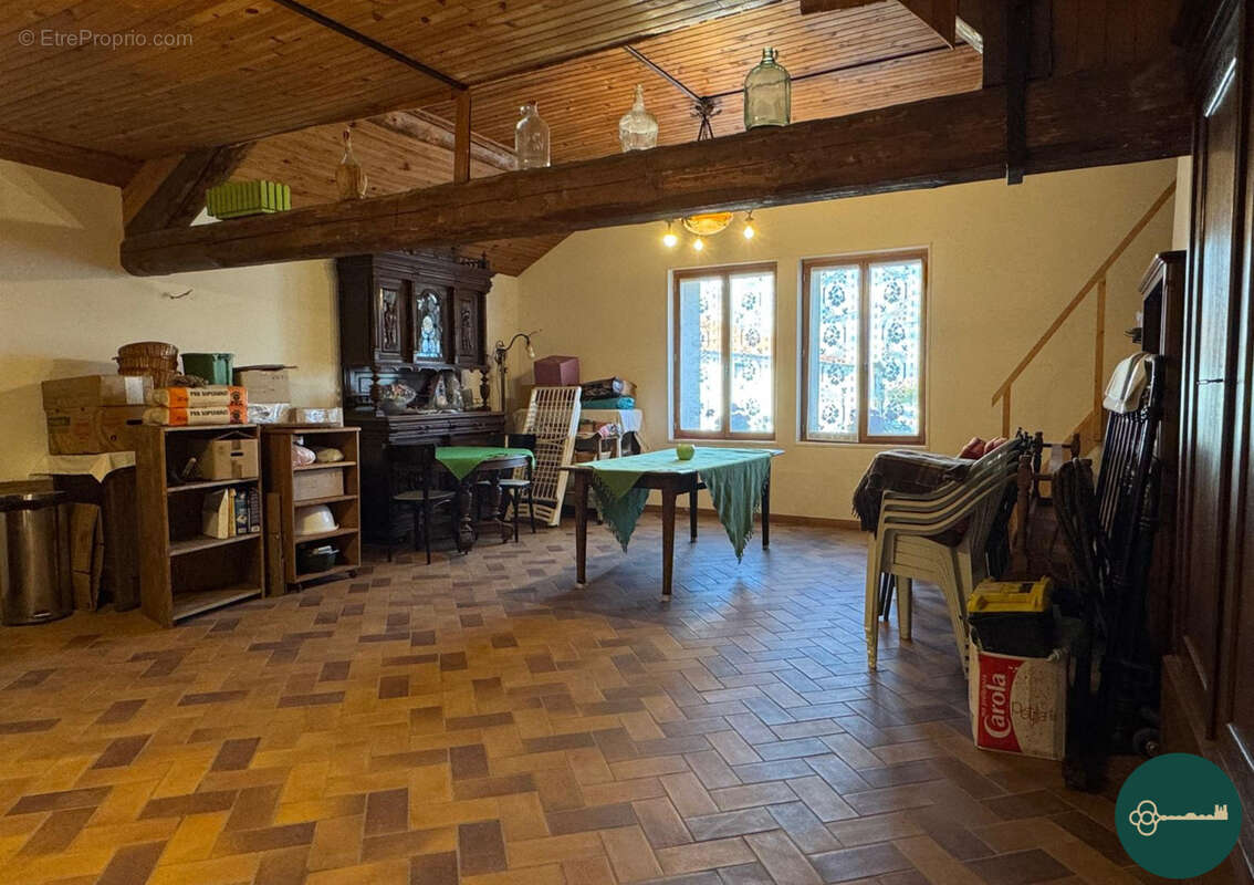 Maison à CHOLOY-MENILLOT