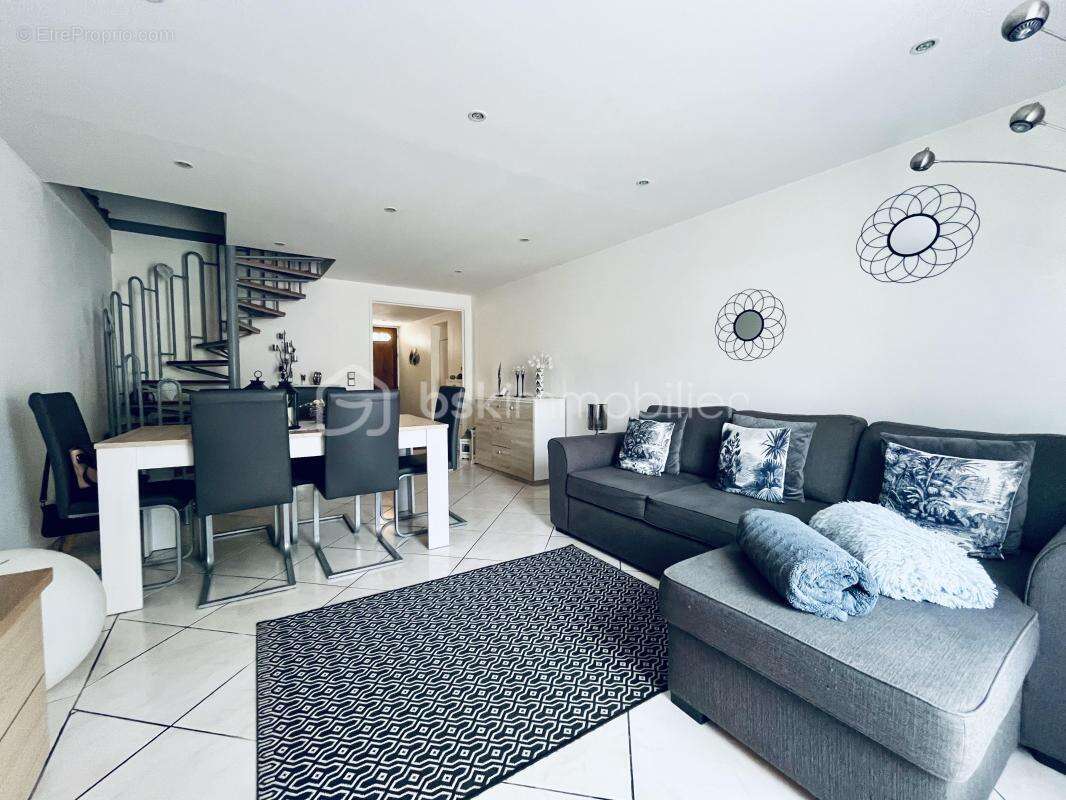 Maison à ROISSY-EN-BRIE