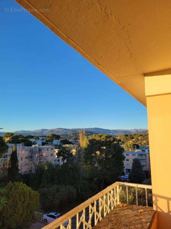 Appartement à LE CANNET