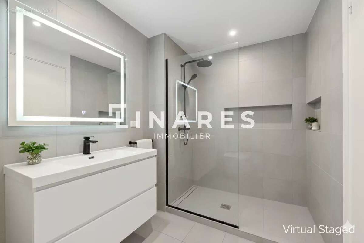 Appartement à PARIS-10E