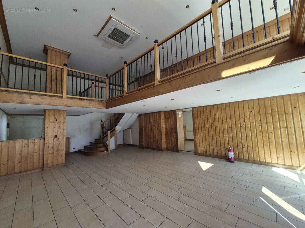 Commerce à ALBERTVILLE